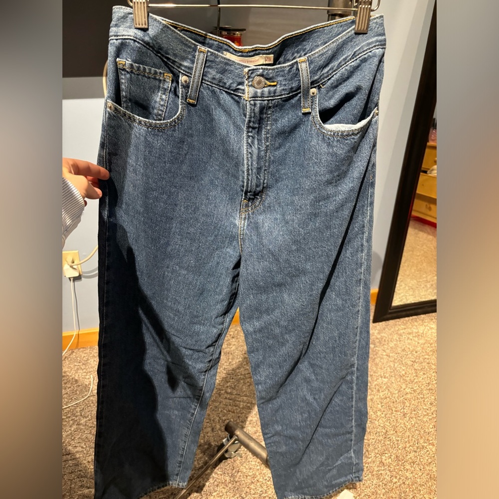 High waisted straight levi’s jeans